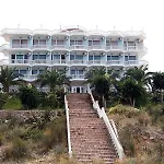 Dodona 4*