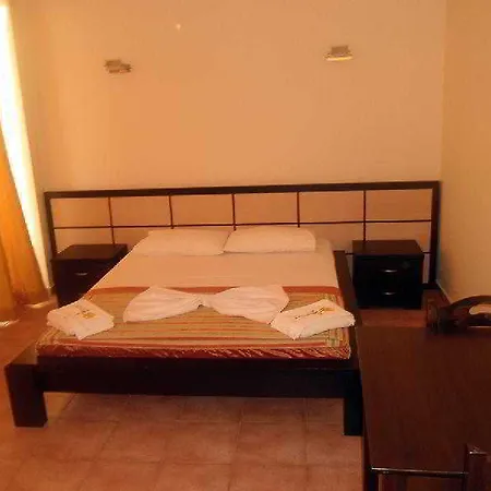 Dodona 4*