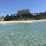 多多纳酒店
