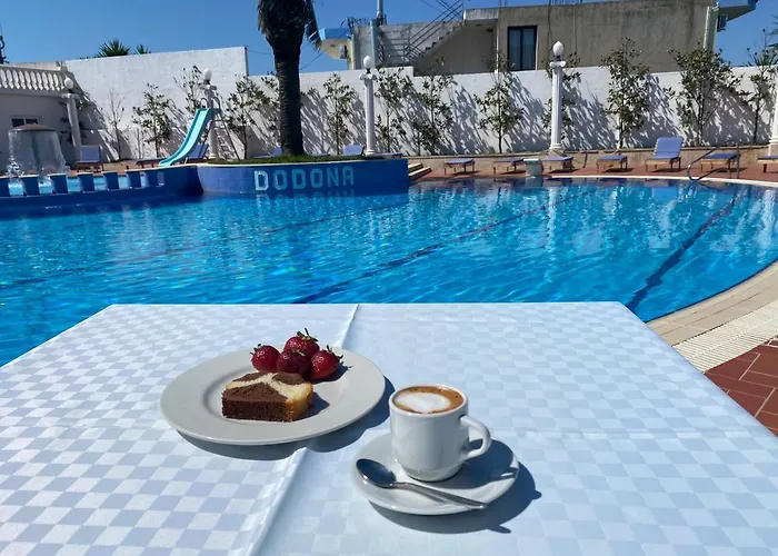 多多纳酒店 Sarandë