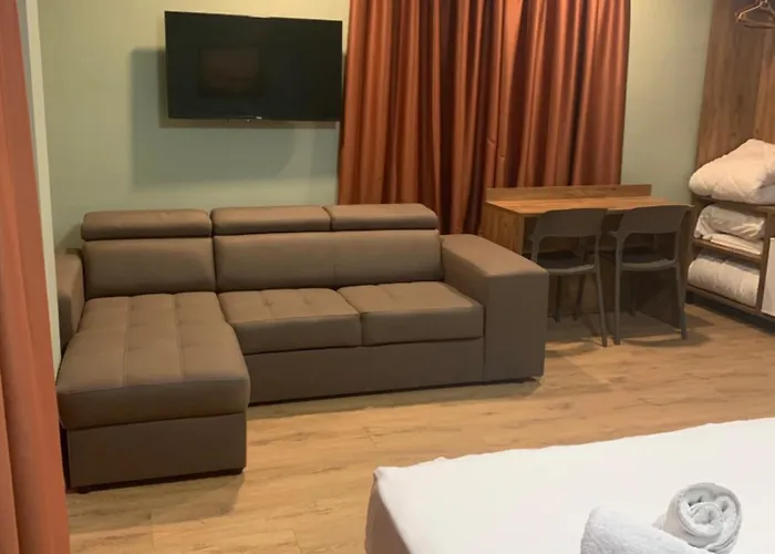 多多纳酒店 酒店